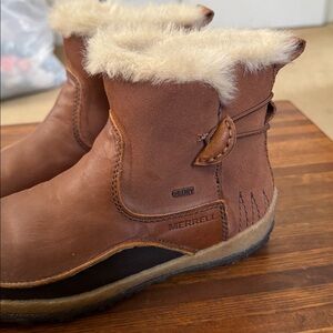 Merrell Tan Boots with White Fur Trim